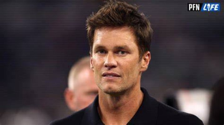 How much does Tom Brady make?