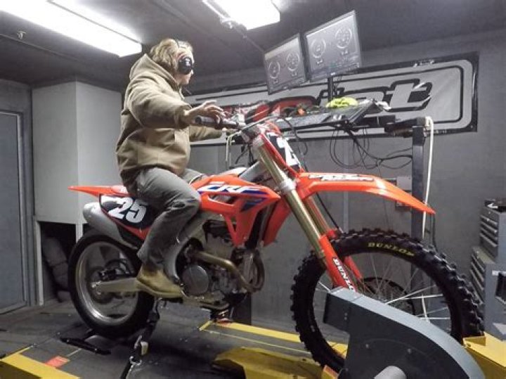How much horsepower does a 250 dirt bike have?