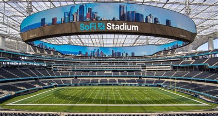 How much is a hot dog at SoFi Stadium?