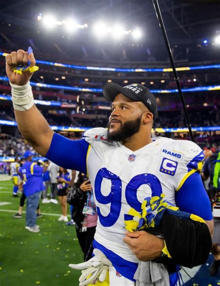 How much is Aaron Donald contract?