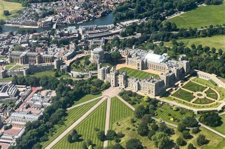 How much is Buckingham Castle worth?