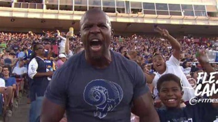How much money does the Rams head coach make?