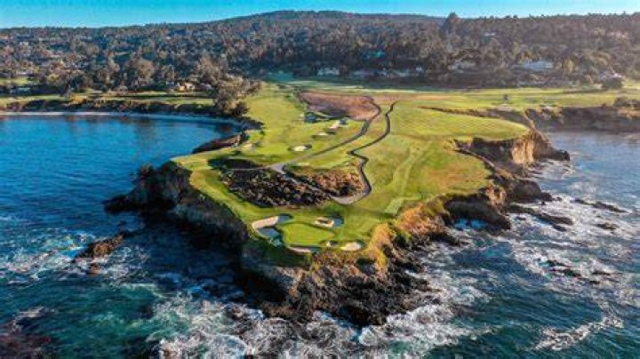 How much water does a California golf course use?