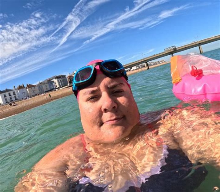 How much weight do people lose swimming the English Channel?