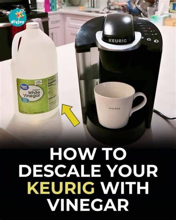 How much white vinegar do I use to clean my Keurig?