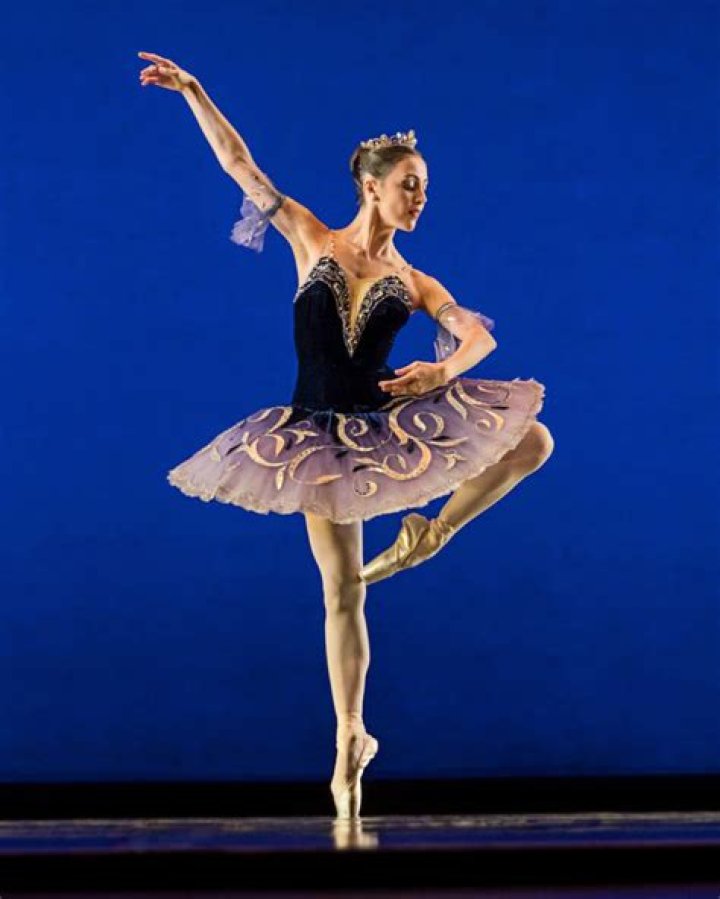 How old do ballerinas retire?