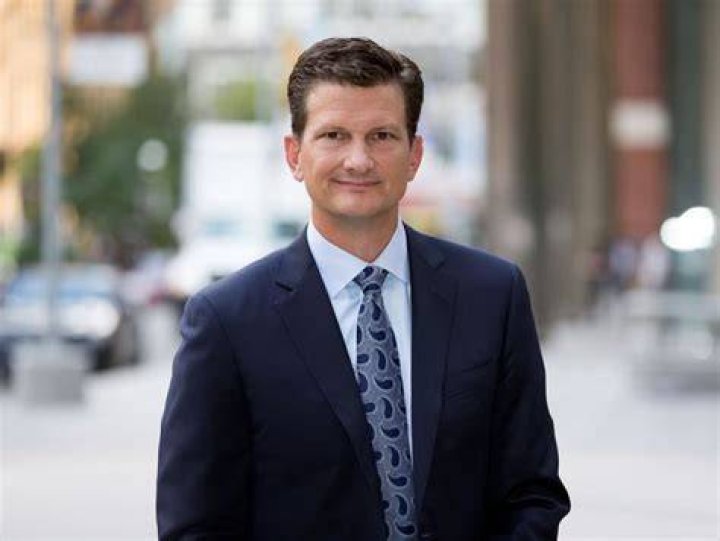 How old is Bill Thomas KPMG?