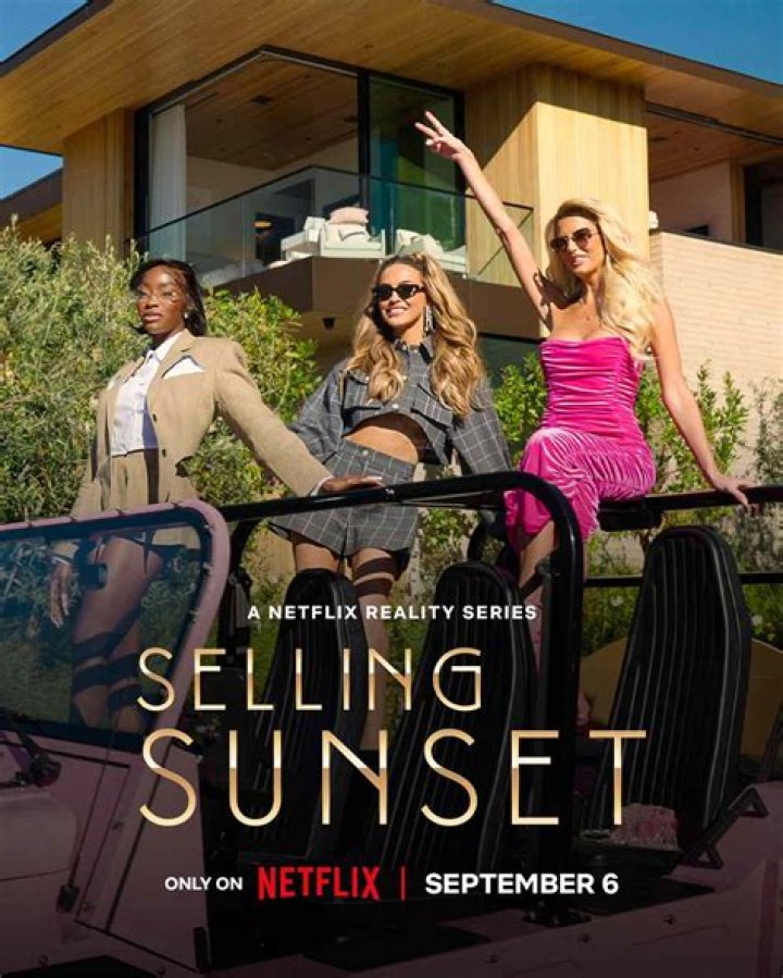 How old is chelsea from Selling Sunset?
