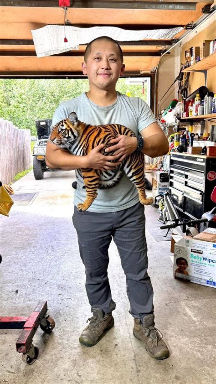 How old is Dillon Tiger King?