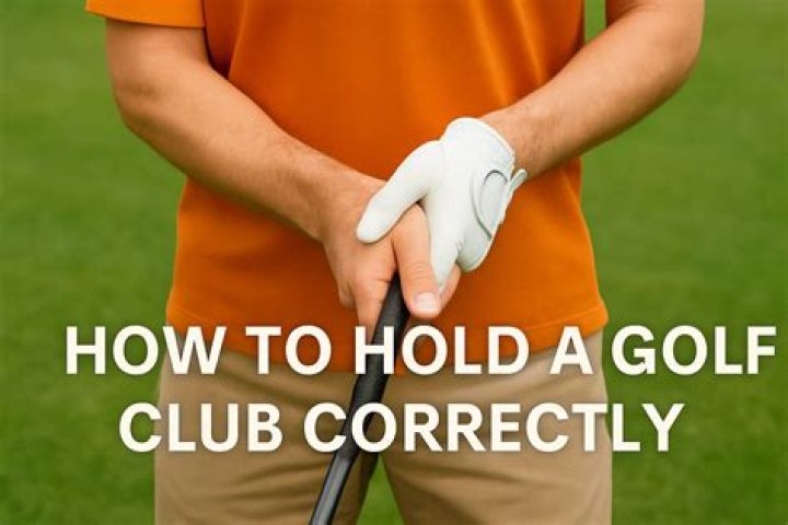 How should a golf skort fit?