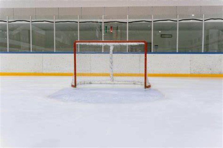 How tall is a ice hockey goal?