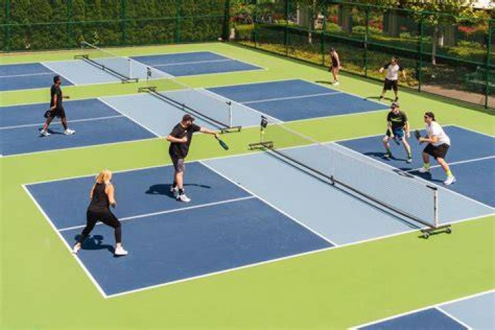 How wide is pickleball net?