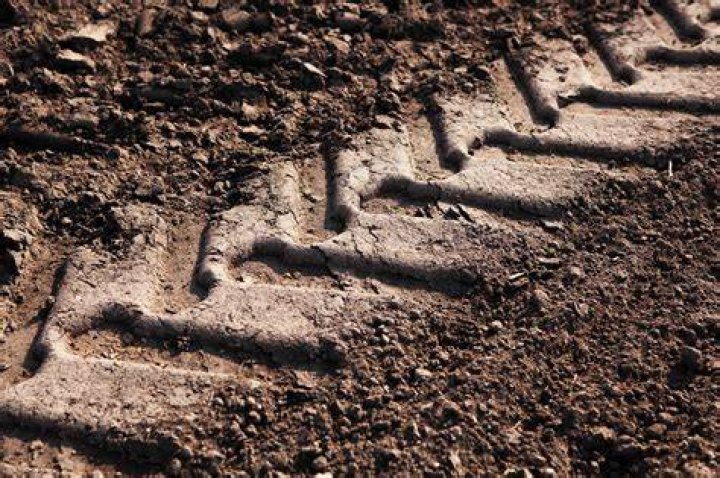 Is a divot considered ground under repair?