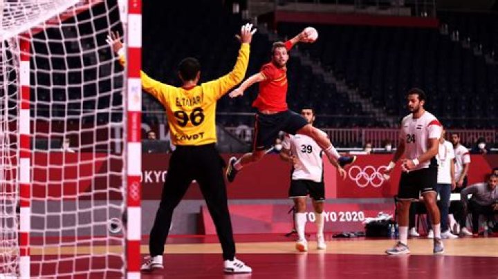 Is a handball the same as a racquetball?