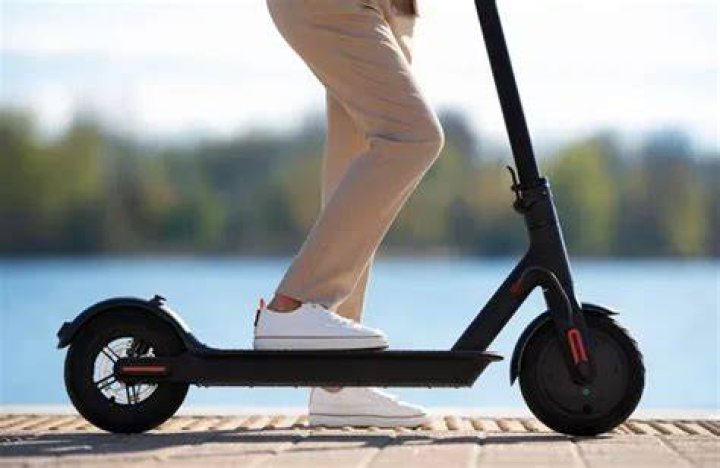 Is a moped faster than a scooter?