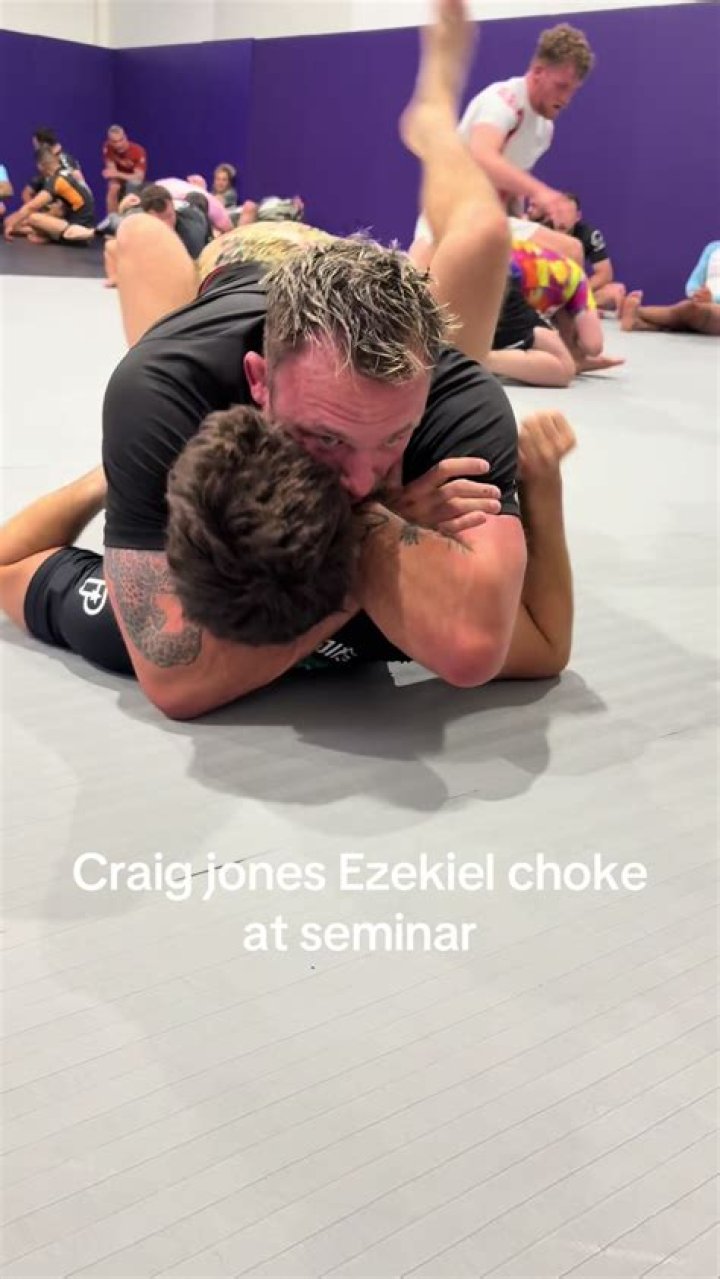 Is Ezekiel choke legal?