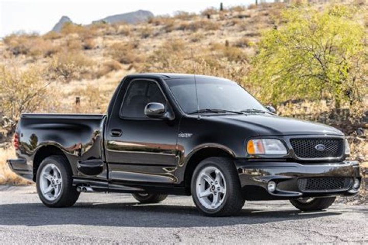 Is Ford Lightning 4 wheel drive?