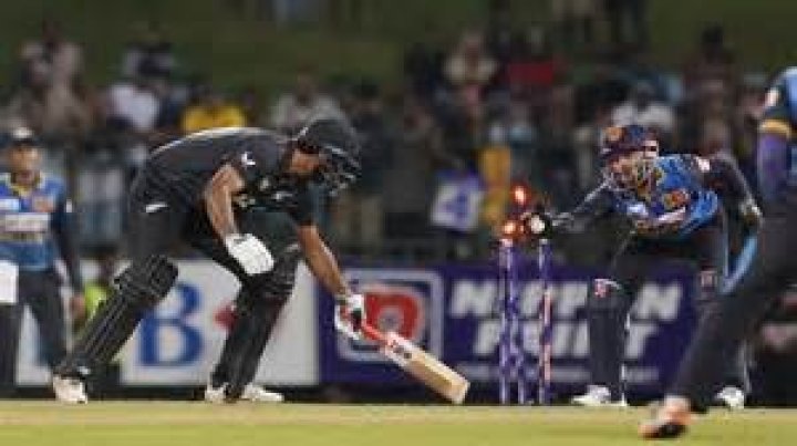 Is it better to bat or bowl first in Test cricket?