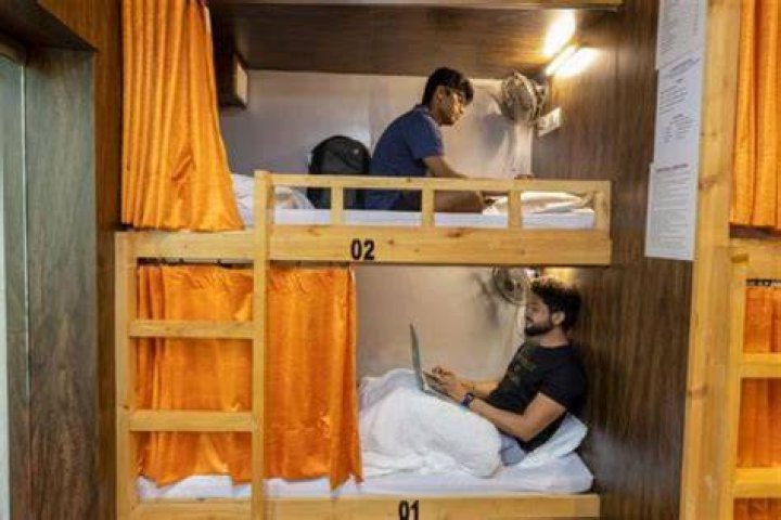 Is it better to live in hostel or PG?