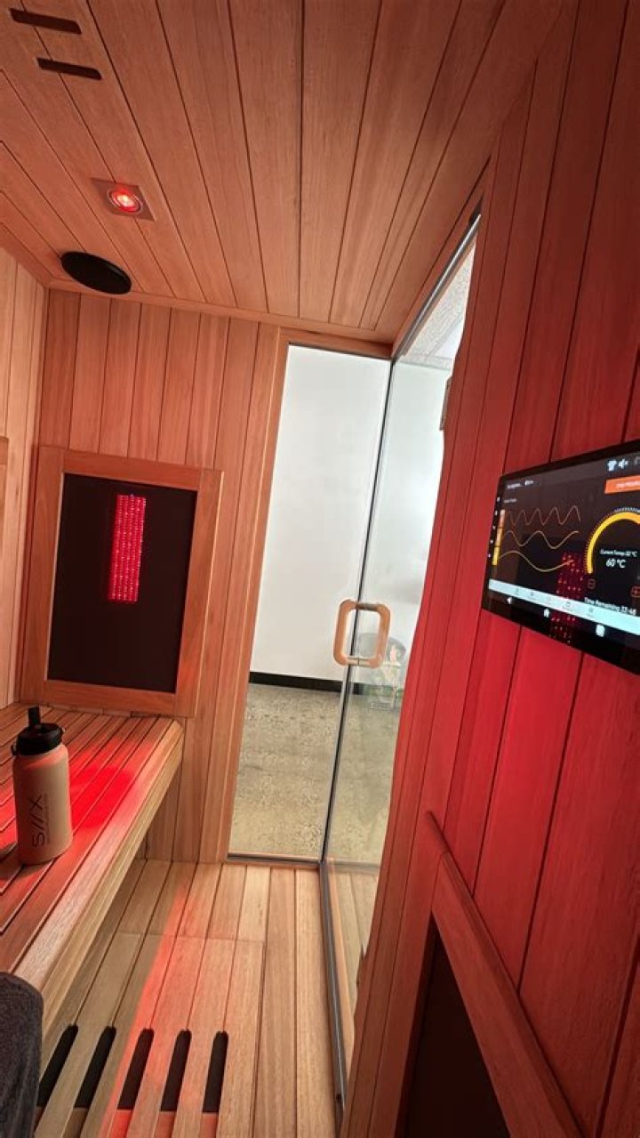 Is it OK to sit in an infrared sauna every day?