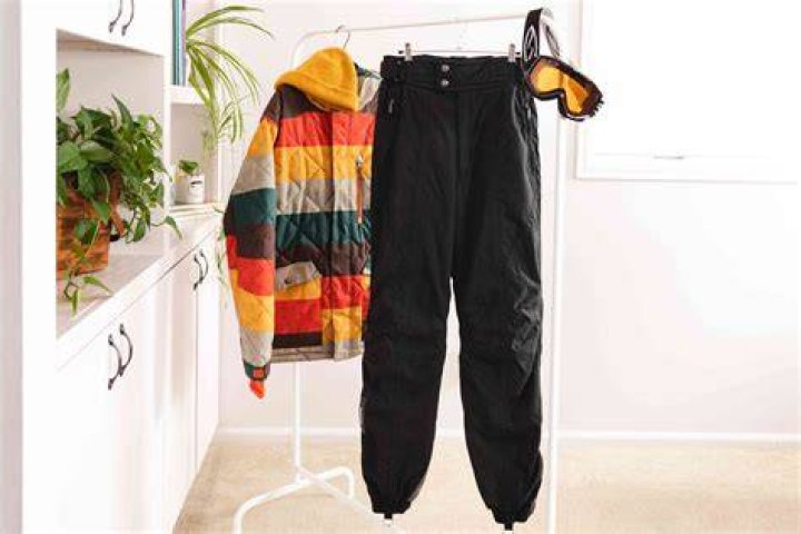 Is it OK to wash ski pants?
