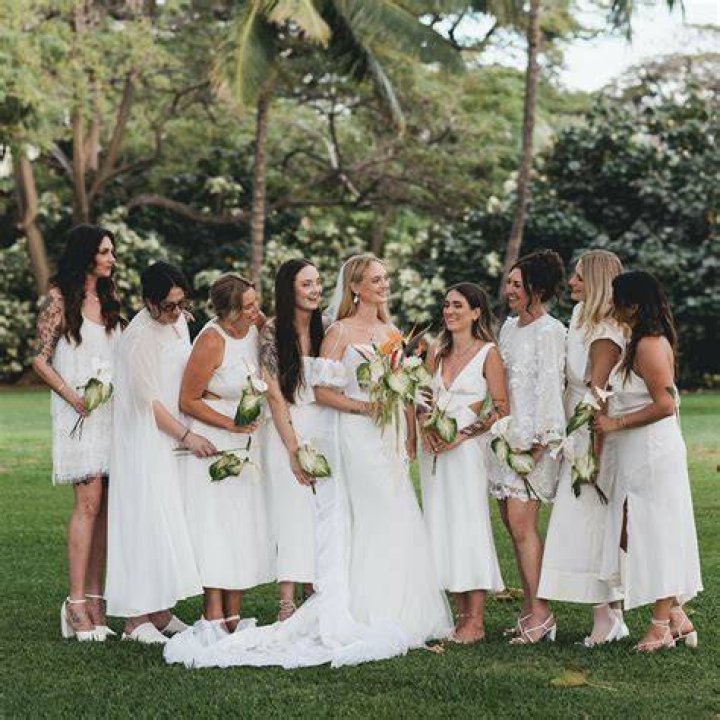Is it rude to wear white shoes to a wedding?