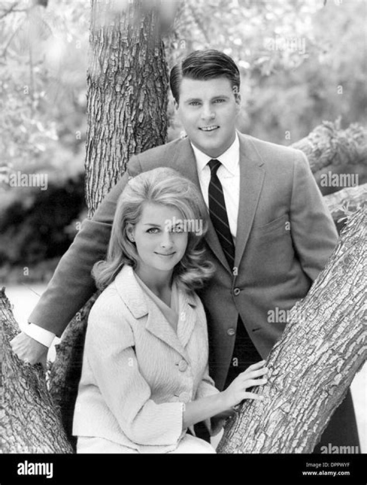 Is Kirsten Nelson related to Ricky Nelson?