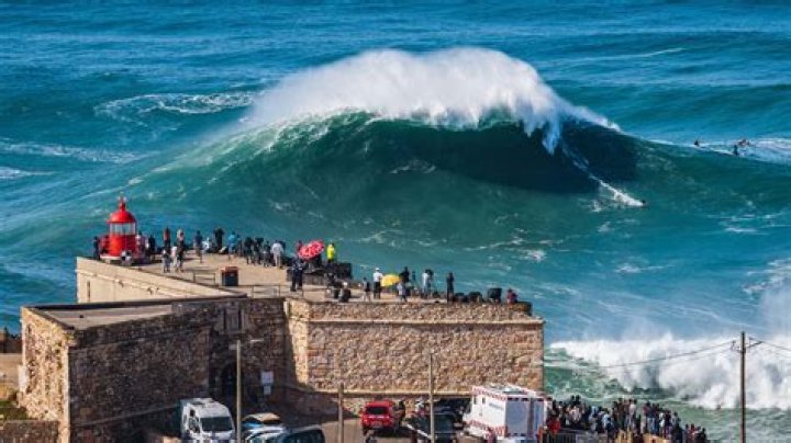 Is Nazaré a real wave?