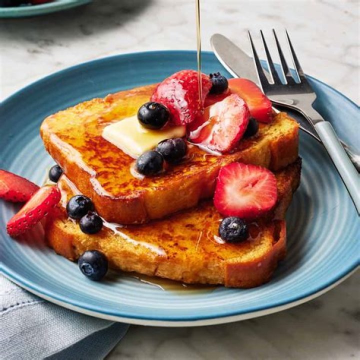 Is oatmeal and toast a good breakfast?