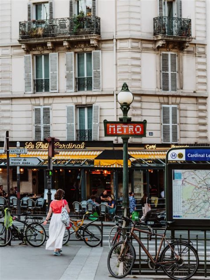 Is Paris a cycling city?