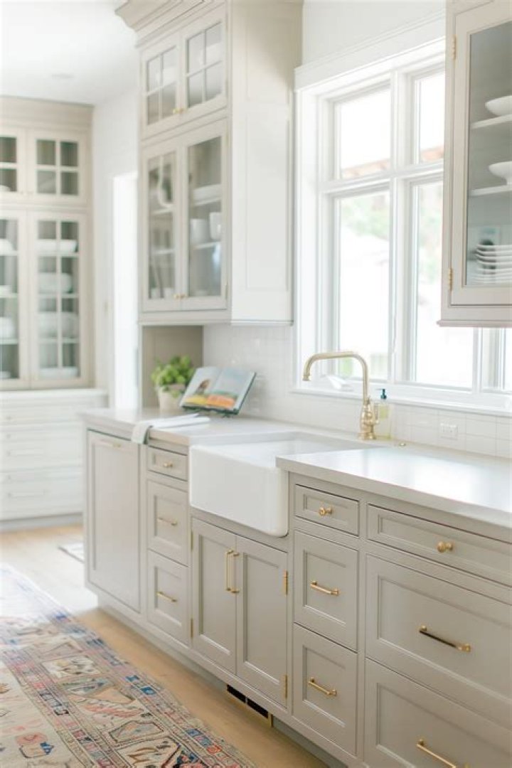 Is Sherwin Williams paint good for cabinets?