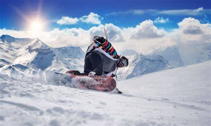 Is snowboarding cheaper than skiing?