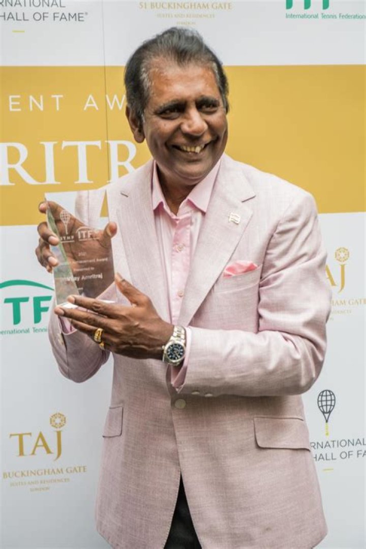 Is Stephen Amritraj related to Vijay Amritraj?
