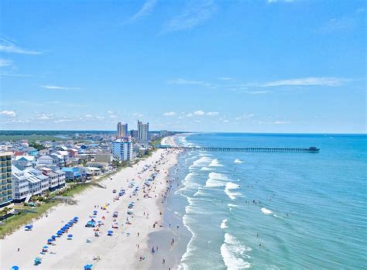 Is the ocean water blue in Myrtle Beach?