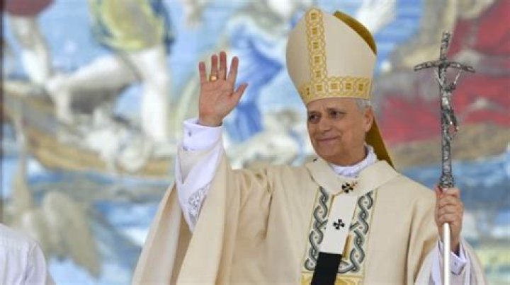 Is the pope's throne made of gold?