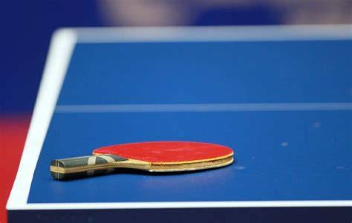 Is there a difference between red and black table tennis rubbers?