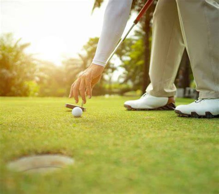 Is there a penalty for hitting out of turn in golf?