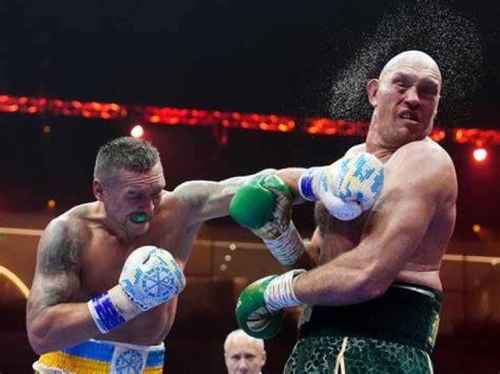 Is Tyson right-handed?