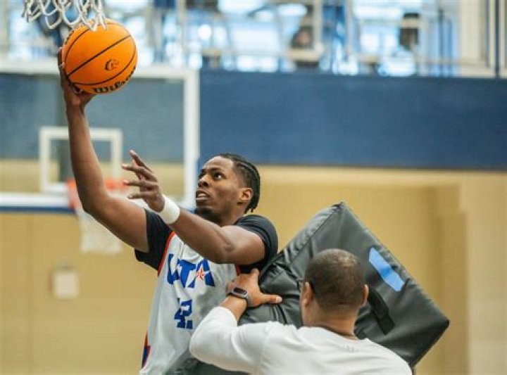 Is UT Arlington basketball d1?