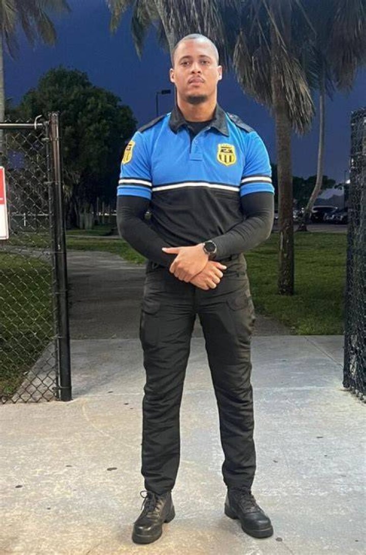 Is Vanny the security guard?