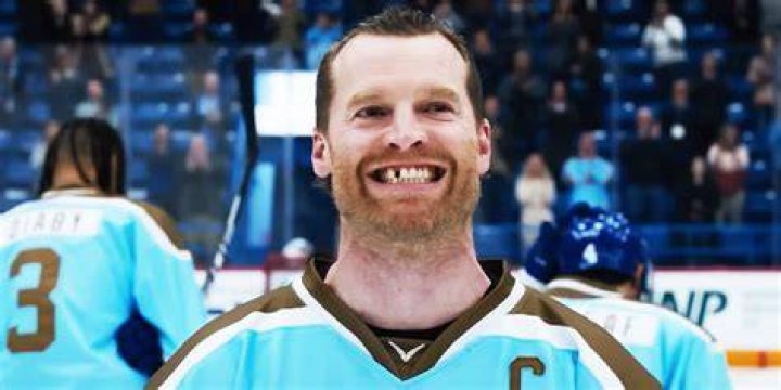 Is Wayne from Letterkenny a hockey player?