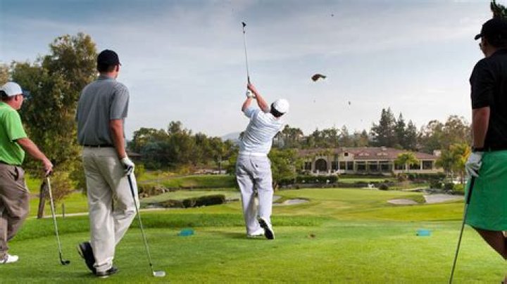 Should I use a tee on par 3?
