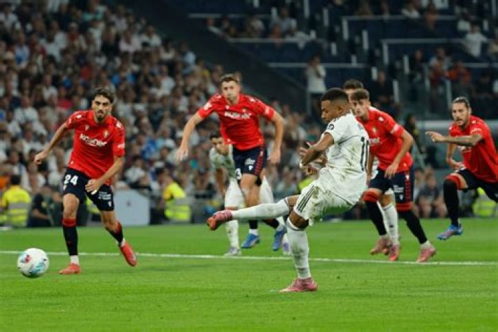 Was Usain Bolt faster than Mbappe?