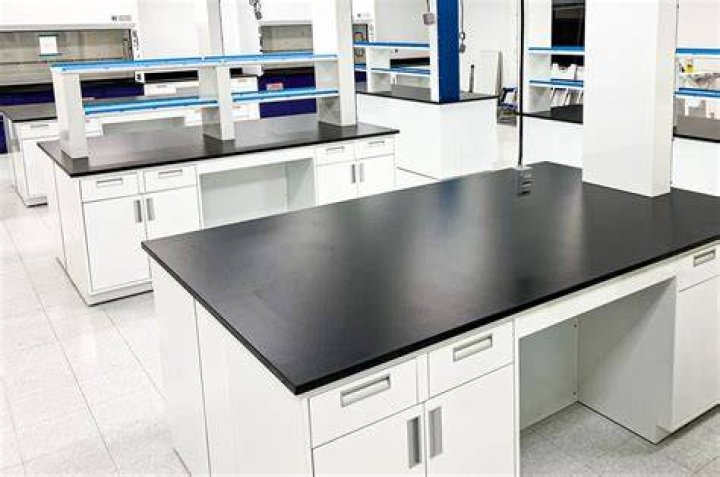What are lab countertops made of?