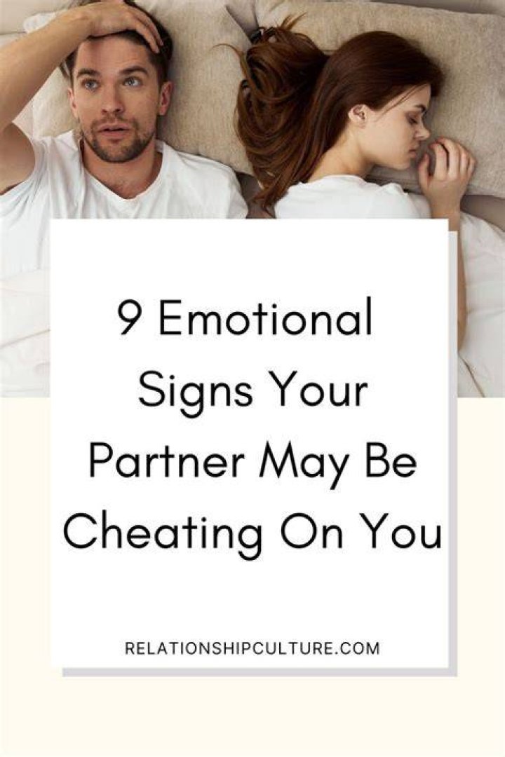 What are the first signs of cheating?