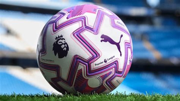 What ball does Cam Smith use?