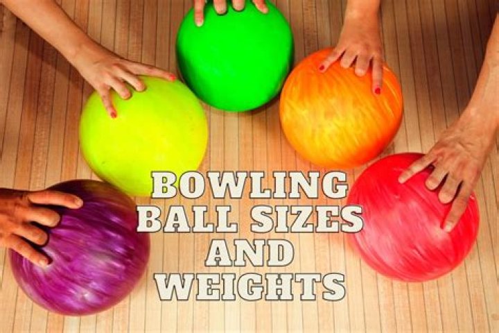 What ball weight do pro bowlers use?