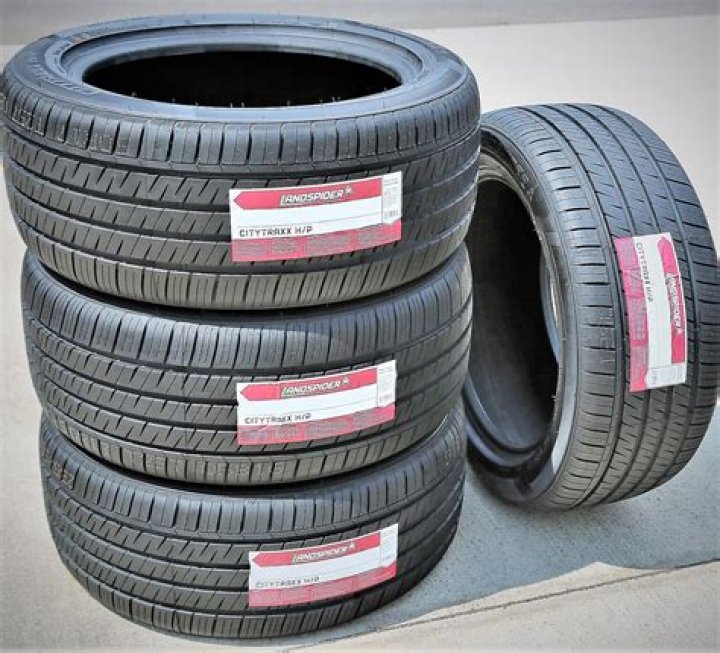 What brand of tires does RAM use?