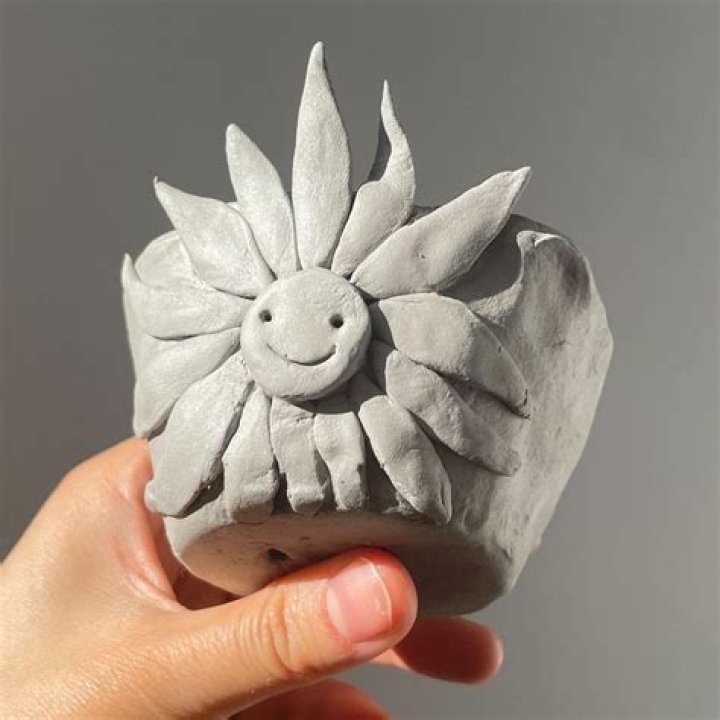 What clay is used for sculptures?