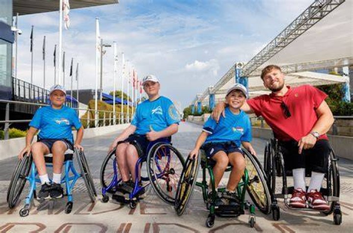 What disability does Dylan Alcott have?